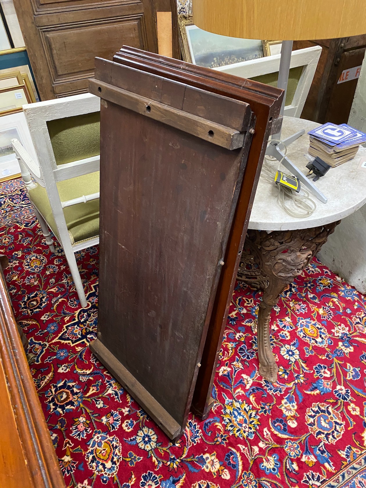 A Victorian mahogany extending dining table, length 192cm extended, width 101cm, height 74cm